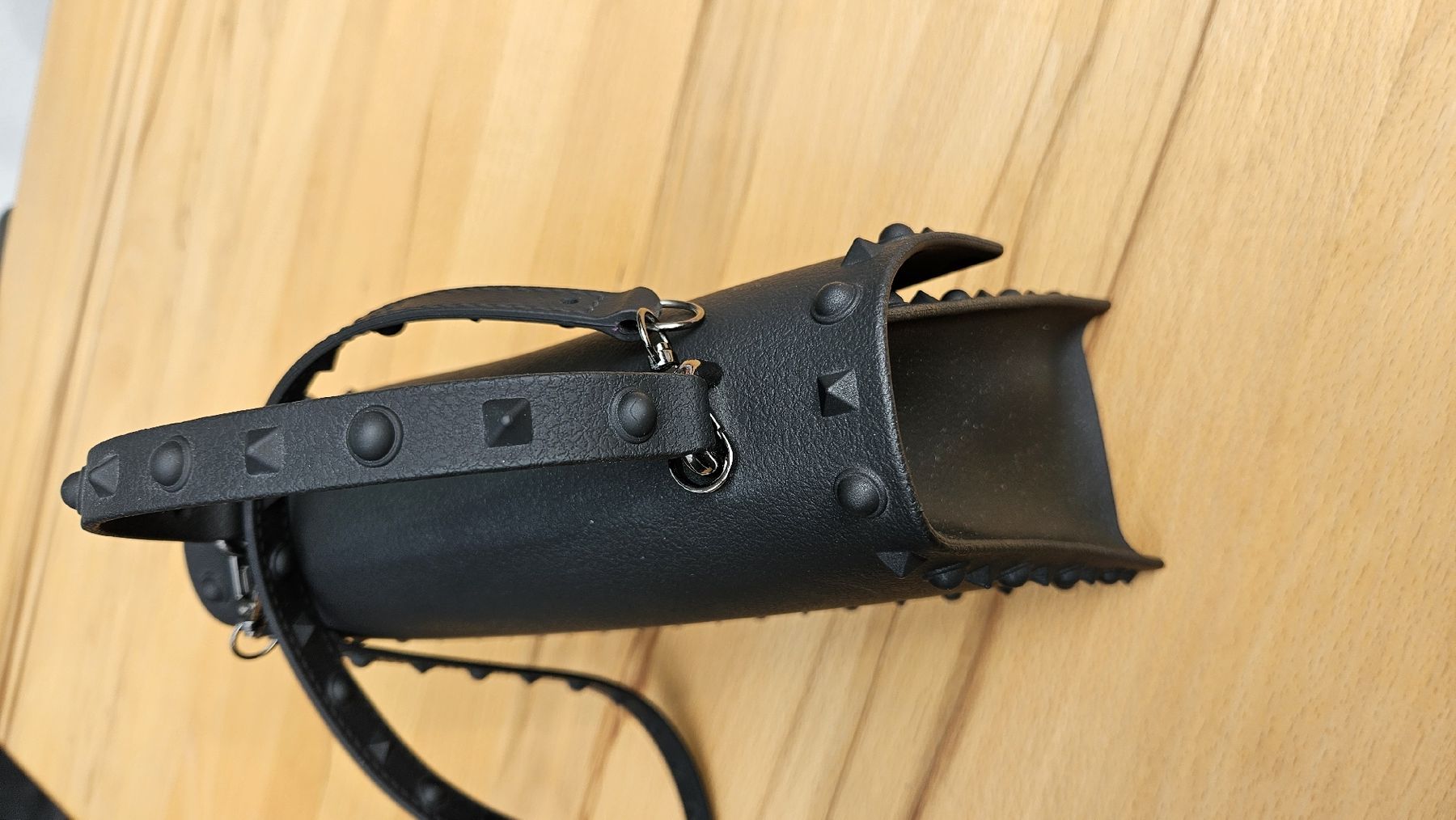 Altro in  Abbigliamento & Accessori: Handtasche Schwarz Gothic – Usato da Winznau venduto da banditgsf 2