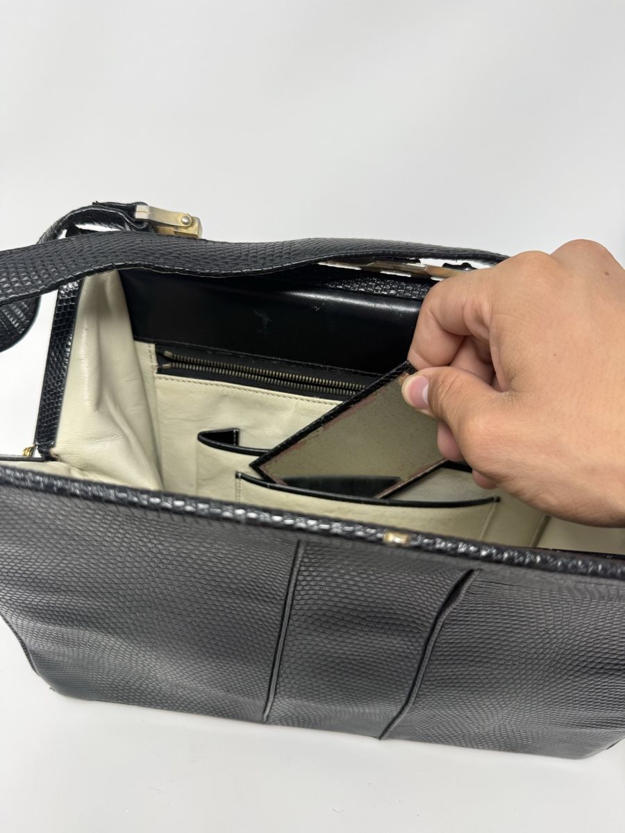 Borse da donna: Handtasche Leder schwarz Vintage  – Usato da Luzern venduto da kim221080 5