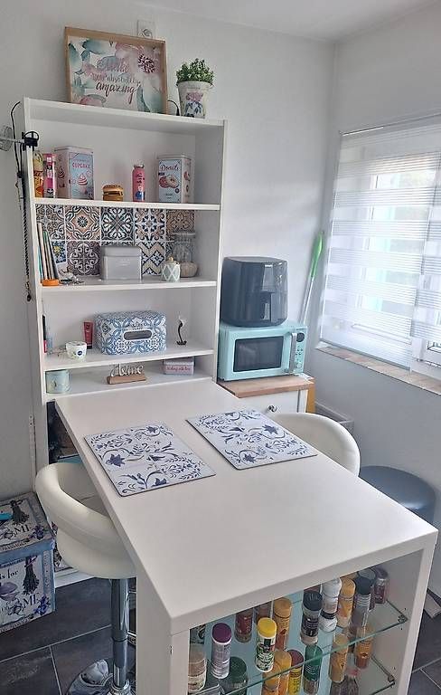 Tische: GRATIS - Bartisch mit Regal – Gebraucht aus Zürich von Lynne5