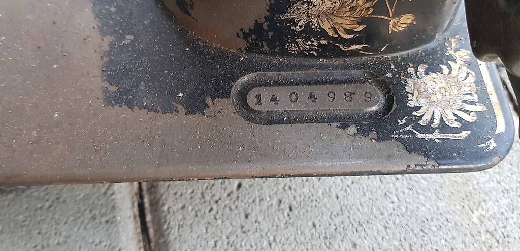 Pfaff Macchine da cucire: Antike Pfaff Nähmaschine – Usato da Müllheim Dorf venduto da Jcecotto 1