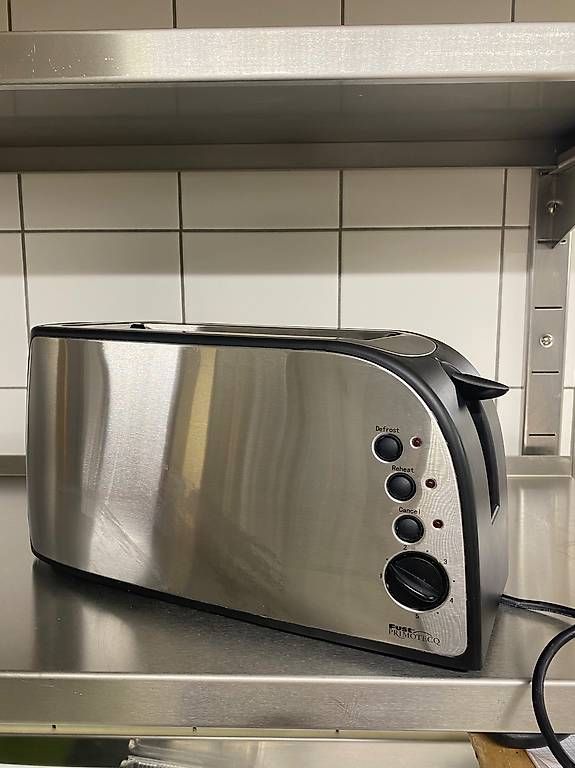 Elettrodomestici da cucina: Toaster kaum gebraucht  – Usato da Unterentfelden venduto da Djeran.b