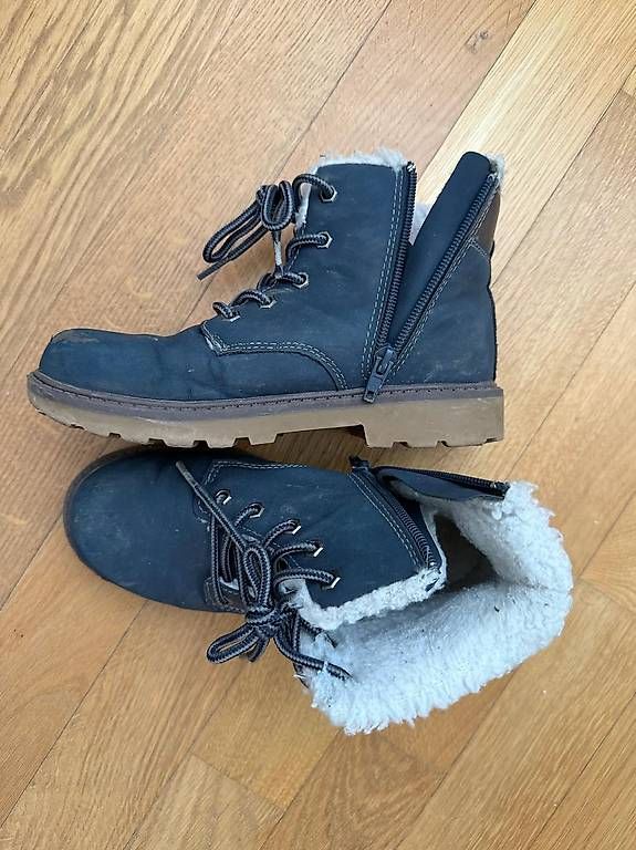 Scarpe per ragazzi: Warme Winterstiefel Gr. 34 – Usato da Schwerzenbach venduto da Ischani