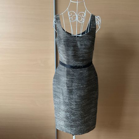 Très belle robe doublée t. 36