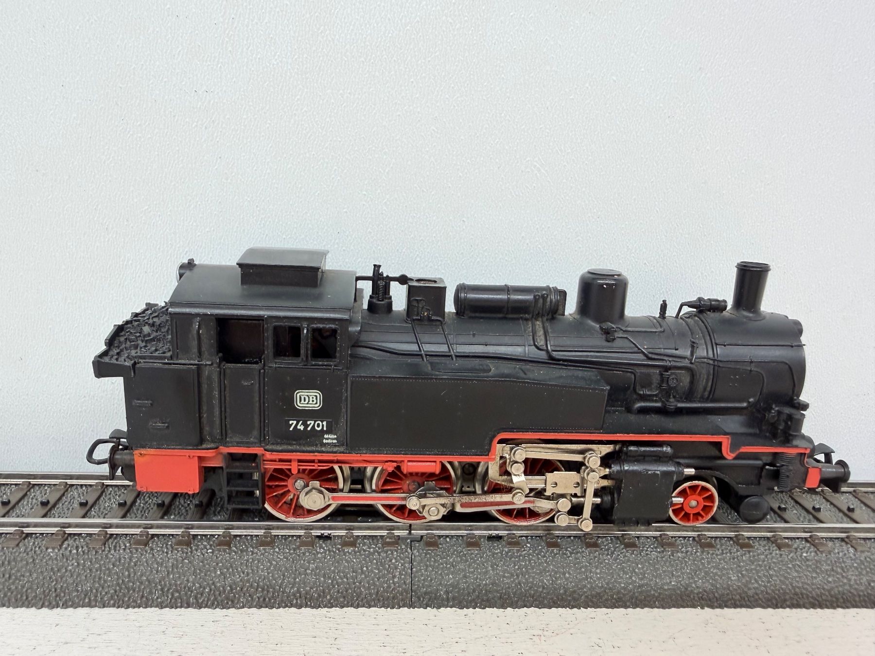 Märklin Modelleisenbahnen: 3095 Tenderlokomotive BR 74 der DB – Gebraucht aus Büsserach von ModellbahnDepot 2
