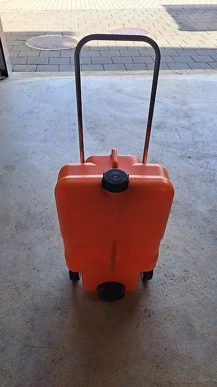 Abbeveratoi e trogoli: Abwassertank – Usato da Neudorf venduto da Kabl 2