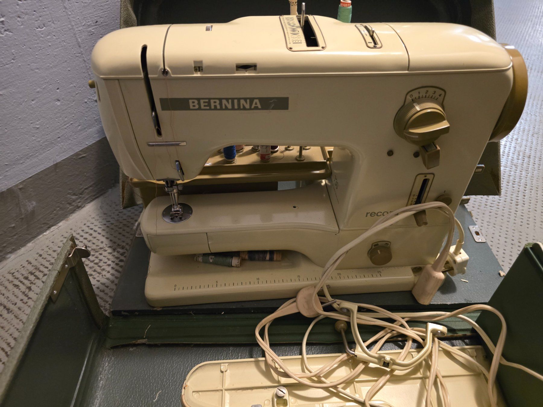 Bernina Nähmaschinen: Bernina 730 Record – Gebraucht aus Basel von Esmen 2