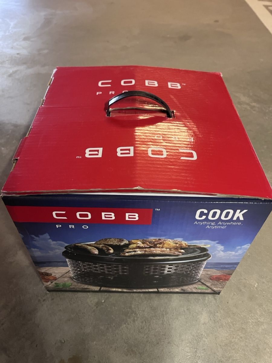 Griglie: Barbecue Cobb Pro neuf – Nuovo e nell'imballaggio originale da BREMBLENS venduto da Lafoudre