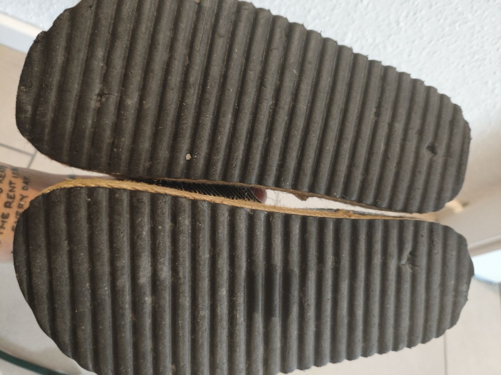 Scarpe da donna: sandali estivi con fiocco – Usato da Bioggio venduto da OresteIronix