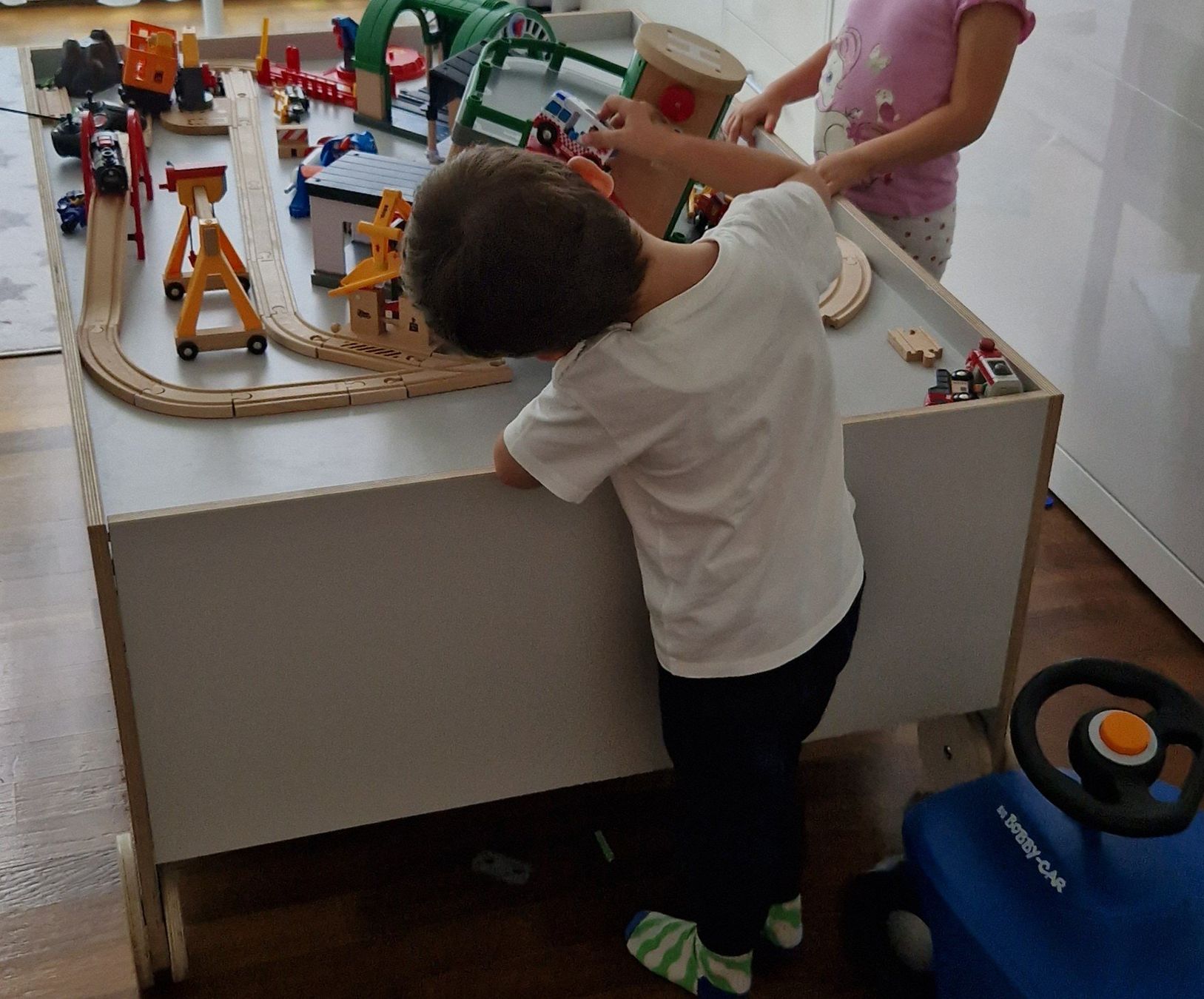 Tavoli: BrixTable Design Spieltisch mit Stauraum – Usato da Winterthur venduto da Riepl 3