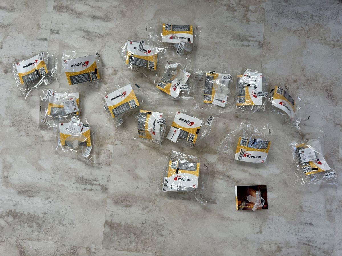 Medela Succhiotti & catenelle porta ciuccio: Babynuggi / Babyschnuller 0-6 Monate silikon – Nuovo e nell'imballaggio originale da Rorschach venduto da man_yz9p