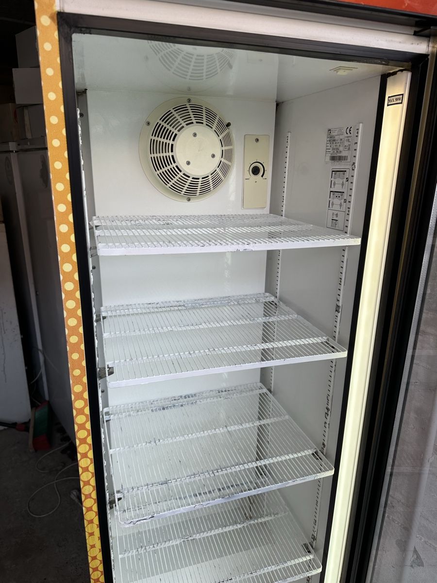 Frigoriferi: Gastro Getränkekühlschrank – Usato da Kleindöttingen venduto da jas_5nyc 1