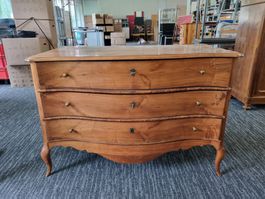 Antike Barock Nussbaum Kommode, 3 geschwungene Schubladen
