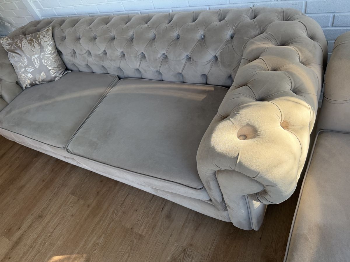 Sofas: Chesterfield Sofa – D'occasion à Bettlach par Valgoy 2