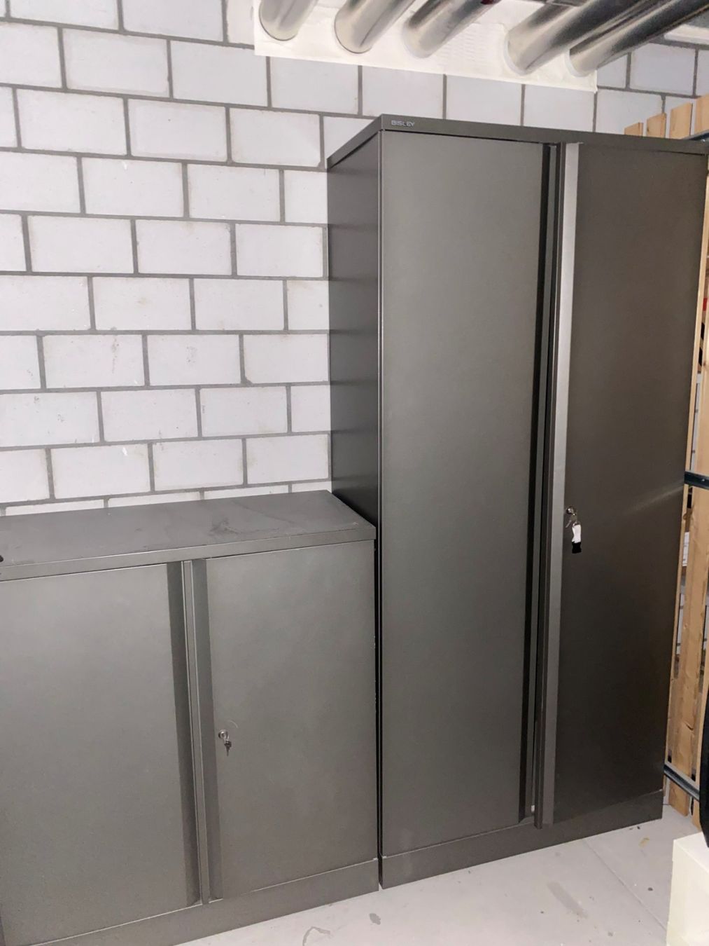 Armoires: Metallschrank – D'occasion à Zürich par val_gjb5 2