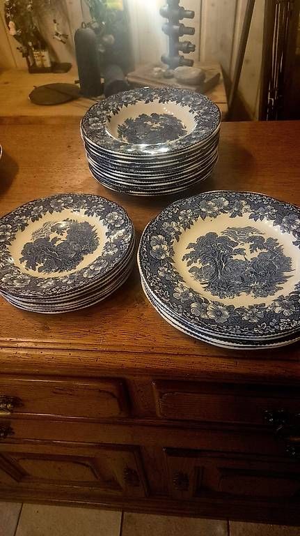 Geschirrsets: Service de table ancien bleu et blanc  chic! – Gebraucht aus Mollens VD von vrg_b6my 2