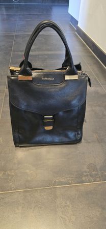 Elegante Coccinelle Handtasche aus edles Leder, Schwarz, Top