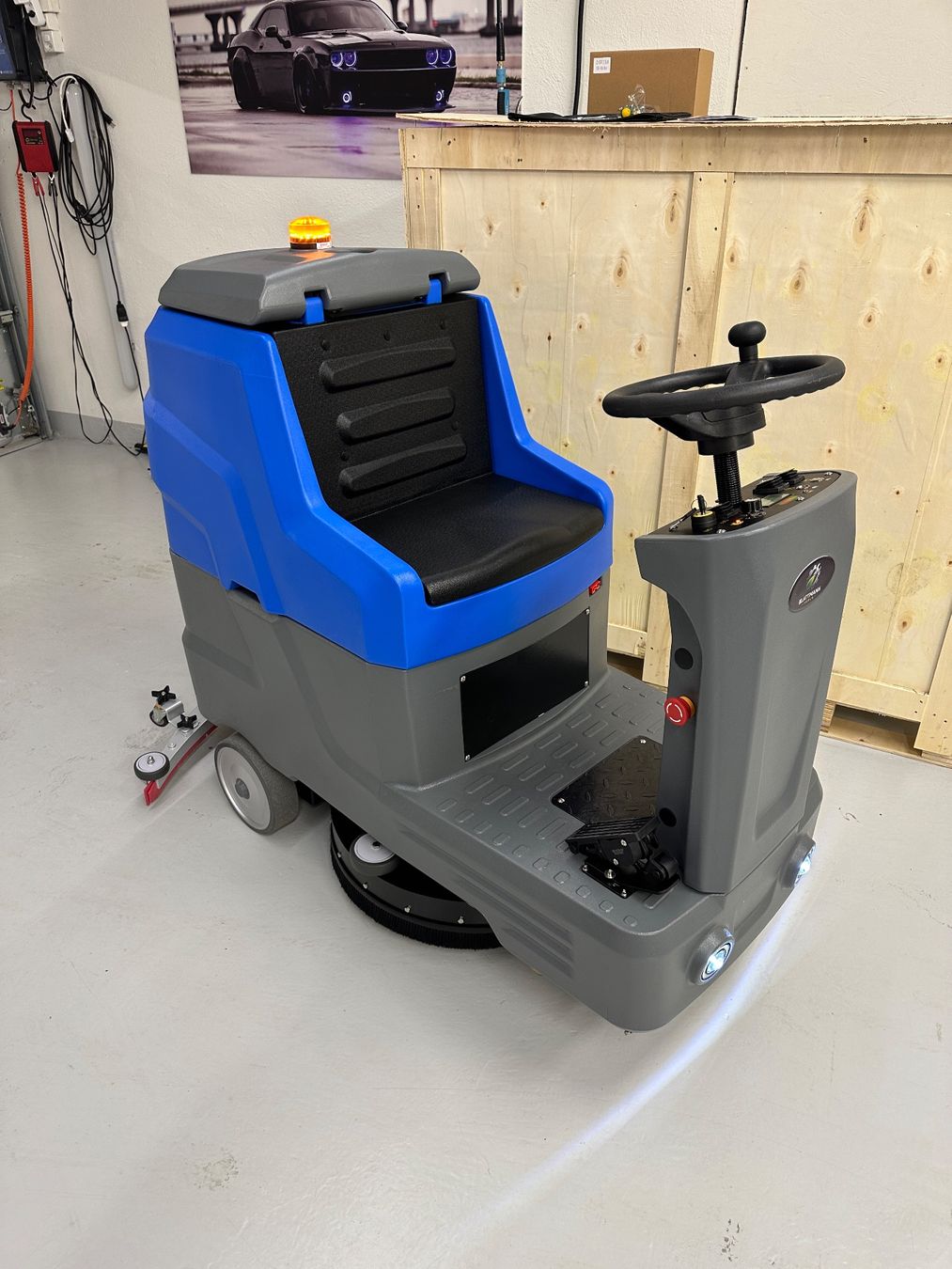 Tutte le macchine: Scheuersaugmaschine, neu und Originalverpackt – Nuovo e nell'imballaggio originale da Volketswil venduto da 450231 1