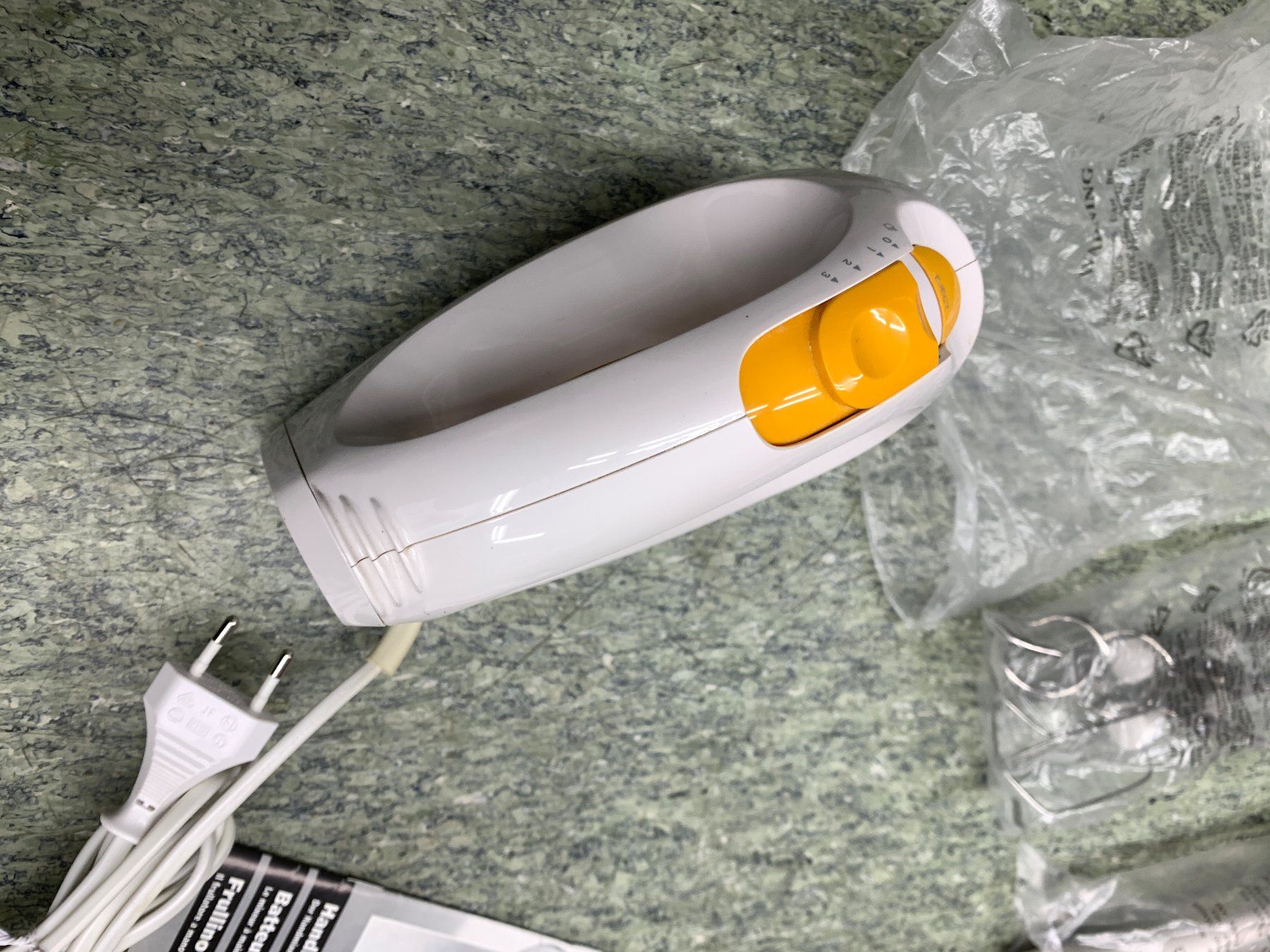 Fust Elettrodomestici da cucina: Fust Novamatic Handrührer Mixer neuwertig – Usato da Rickenbach SZ venduto da Frickler 1