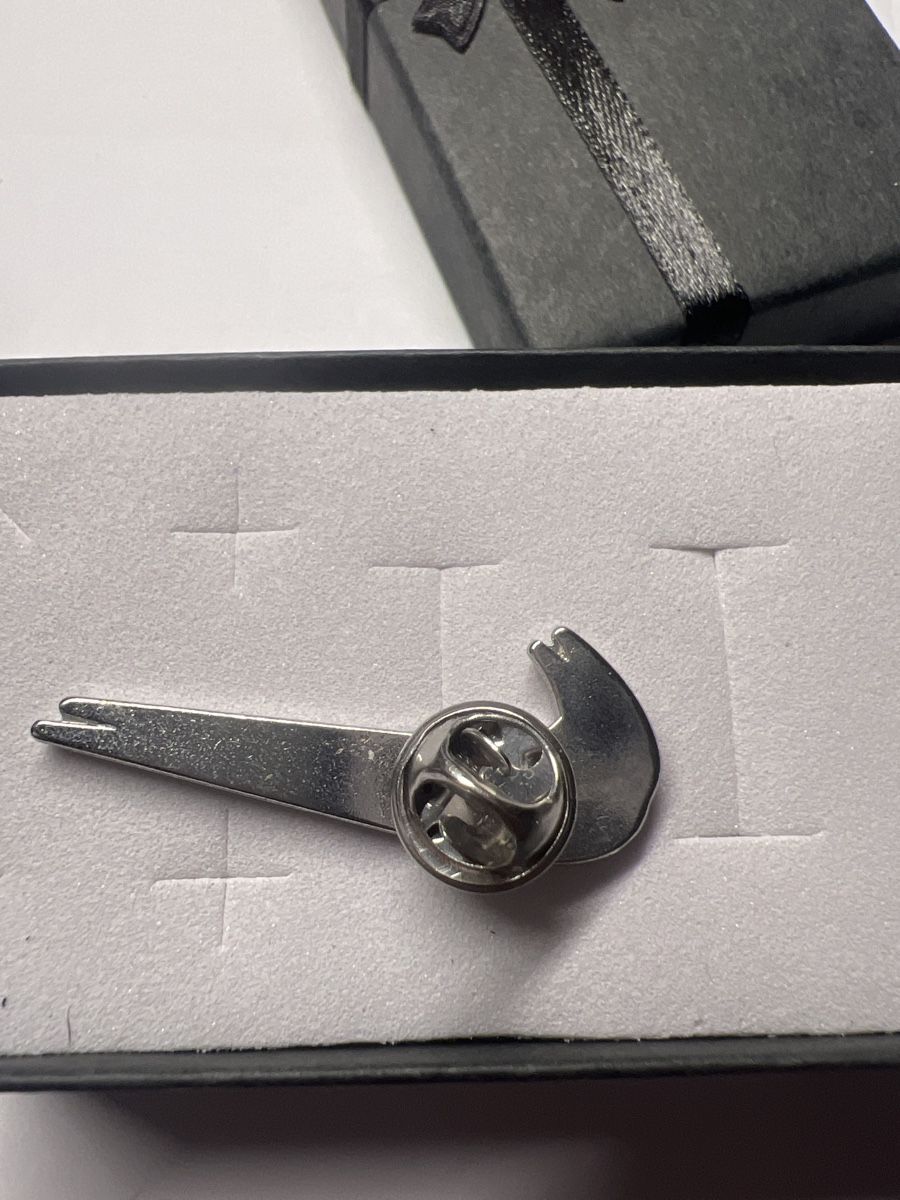 Placchette & Badge: Pin's Nike neuf jamais porté – Nuovo e nell'imballaggio originale da Chenens venduto da anasantos90 1