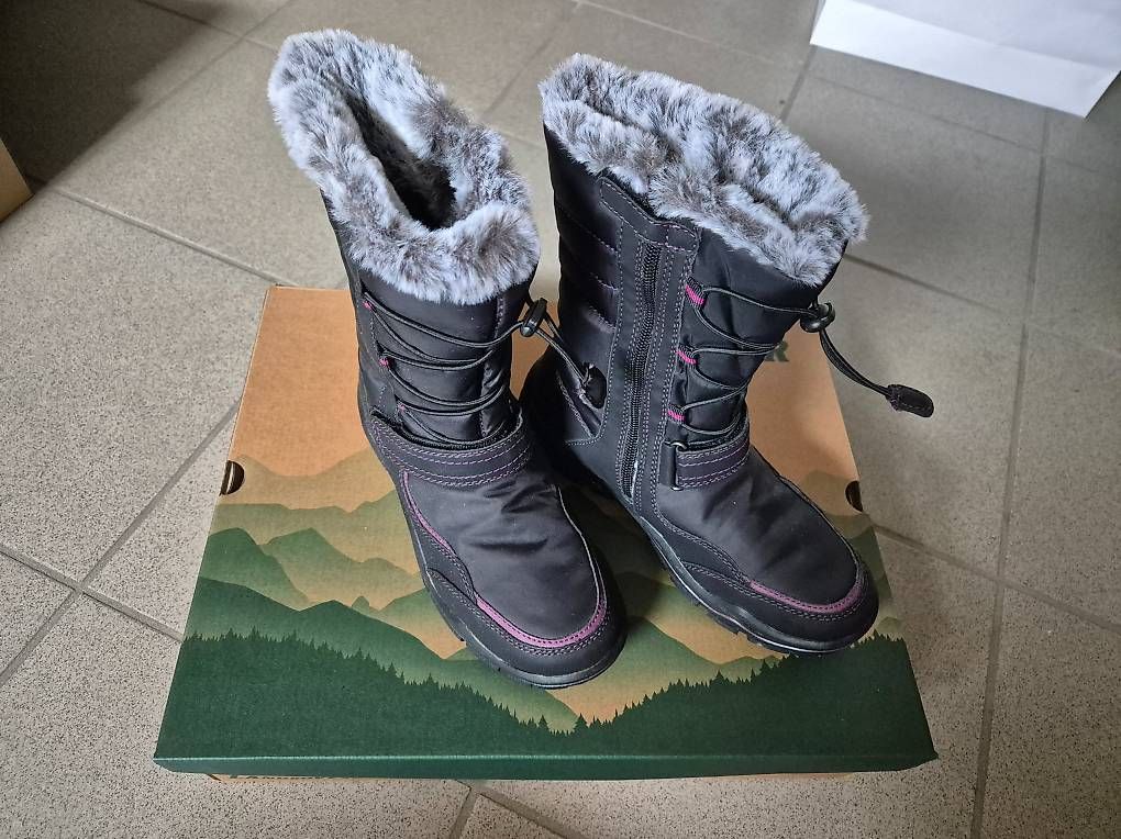 Landrover Scarpe per ragazze: Stivaletto imbottito bambina – Usato da Vacallo venduto da for_Alessandra78