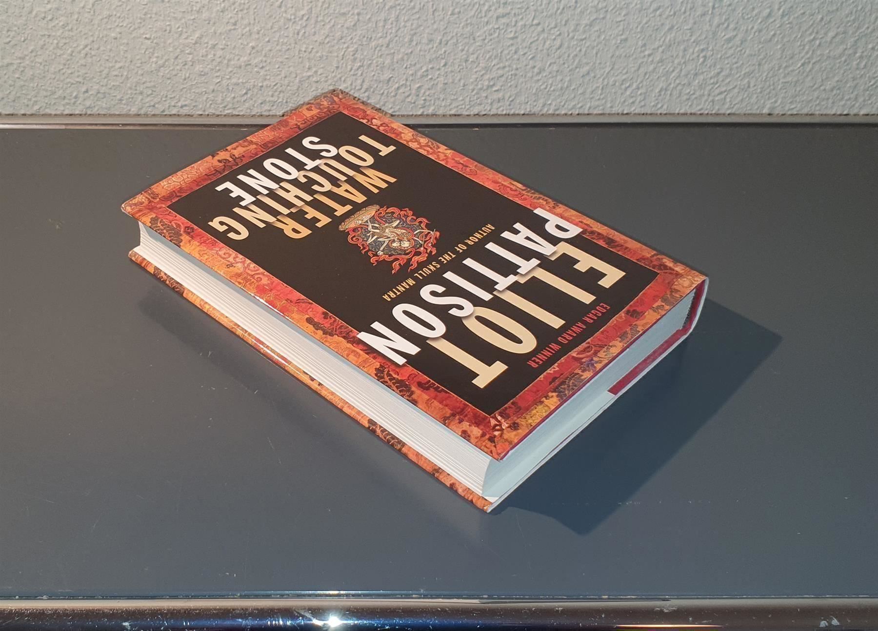 Libri: Water Touching Stone von Eliot Pattison – Usato da Dübendorf venduto da Povo 3
