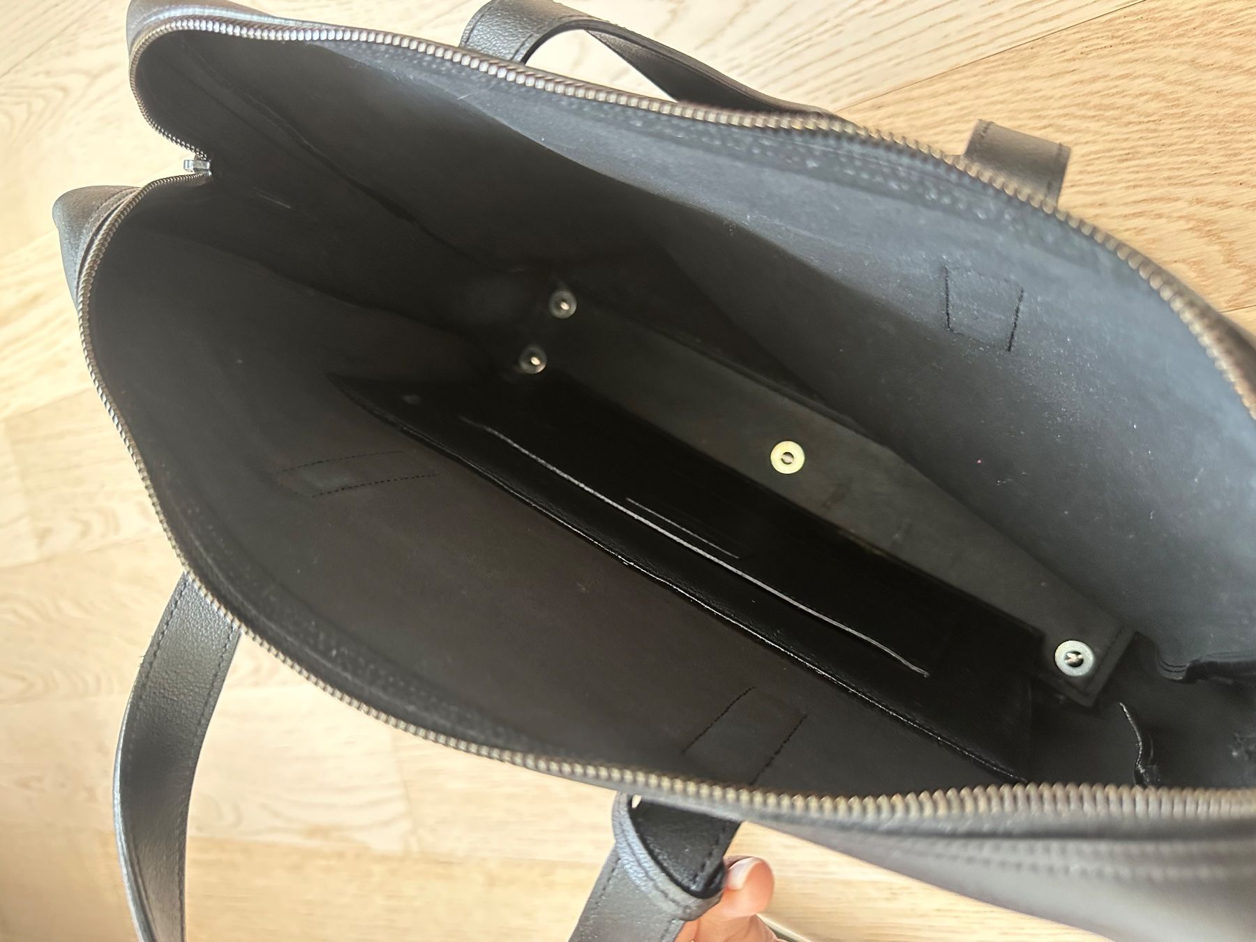 Saint Laurent Borse: Saint Laurent Laptop Tasche – Usato da Wallisellen venduto da flmar 1