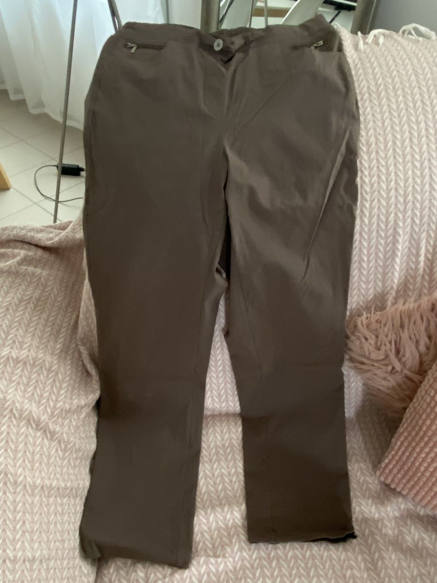 C&A Hosen: Hose oliv Gr 42 – Gebraucht aus Brugg AG von Honeybee6 1