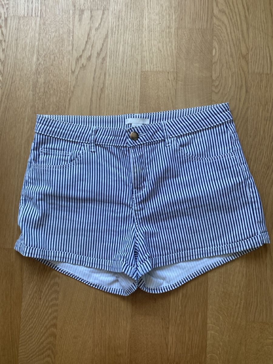 H&M Pantaloni: Joli short H&M 🎉 – Usato da Villeret venduto da Laloer22