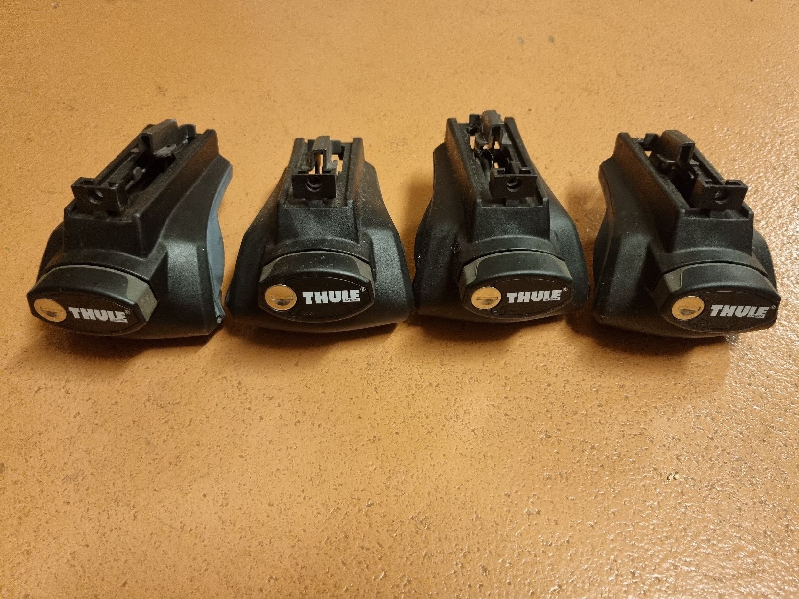 Thule Portapacchi: Thule Fusssatz – Usato da Thun venduto da Topmat