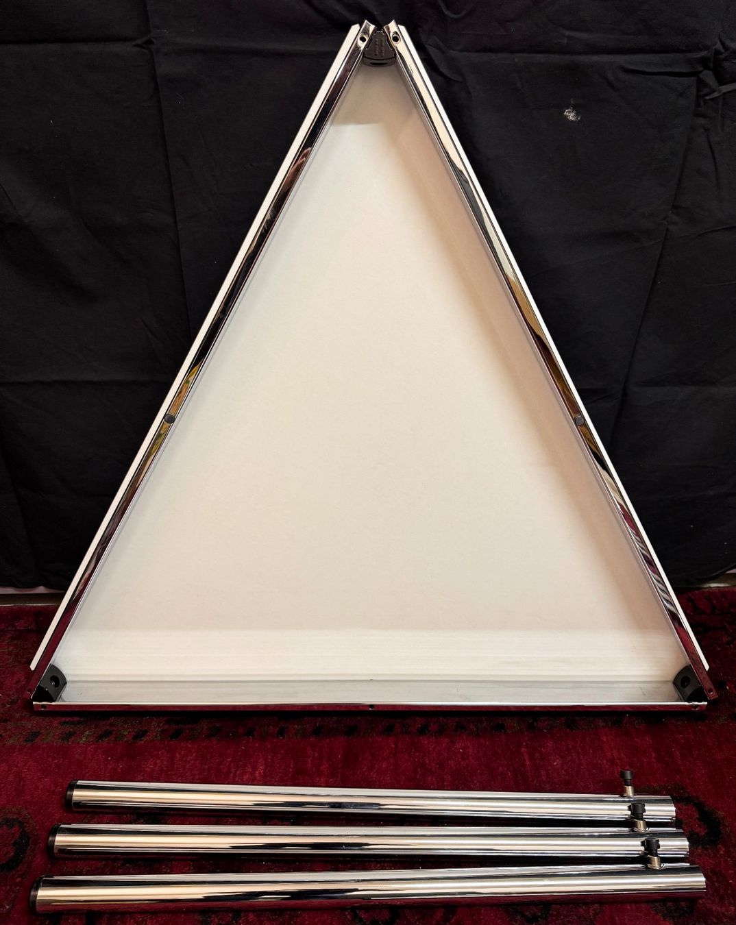 USM Tische: USM Haller – Table triangle 100 x 100 x 100 cm – Gebraucht aus Biel/Bienne von Philemon02 5
