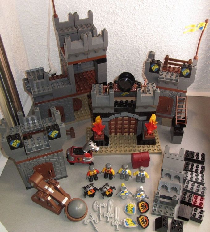Grosse Duplo Ritterburg mit Ritter, Pferd, Katapult u.a. | Kaufen auf ...