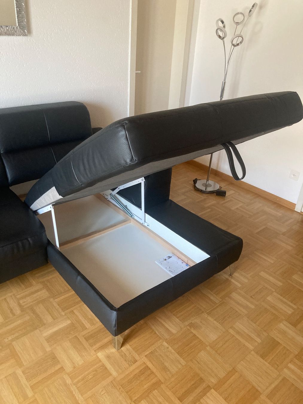 Divani: Ecksofa Leder schwarz mit Bettfunktion und Staufach – Nuovo (secondo la descrizione) da Ostermundigen venduto da Divers 2