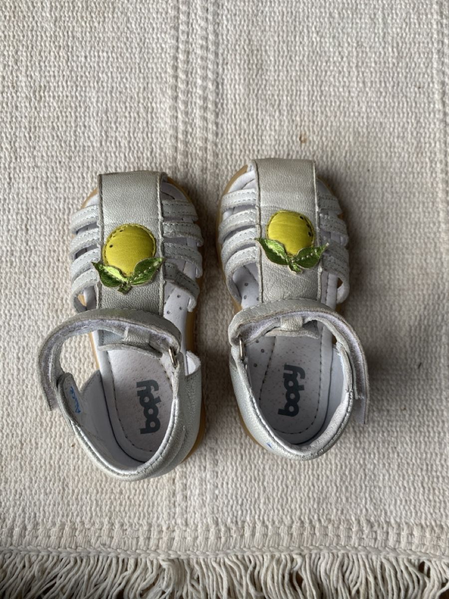 Scarpe per ragazzi: Sandales bébé Bopy blanches citron, été, T21 – Usato da Bevaix venduto da MPaw