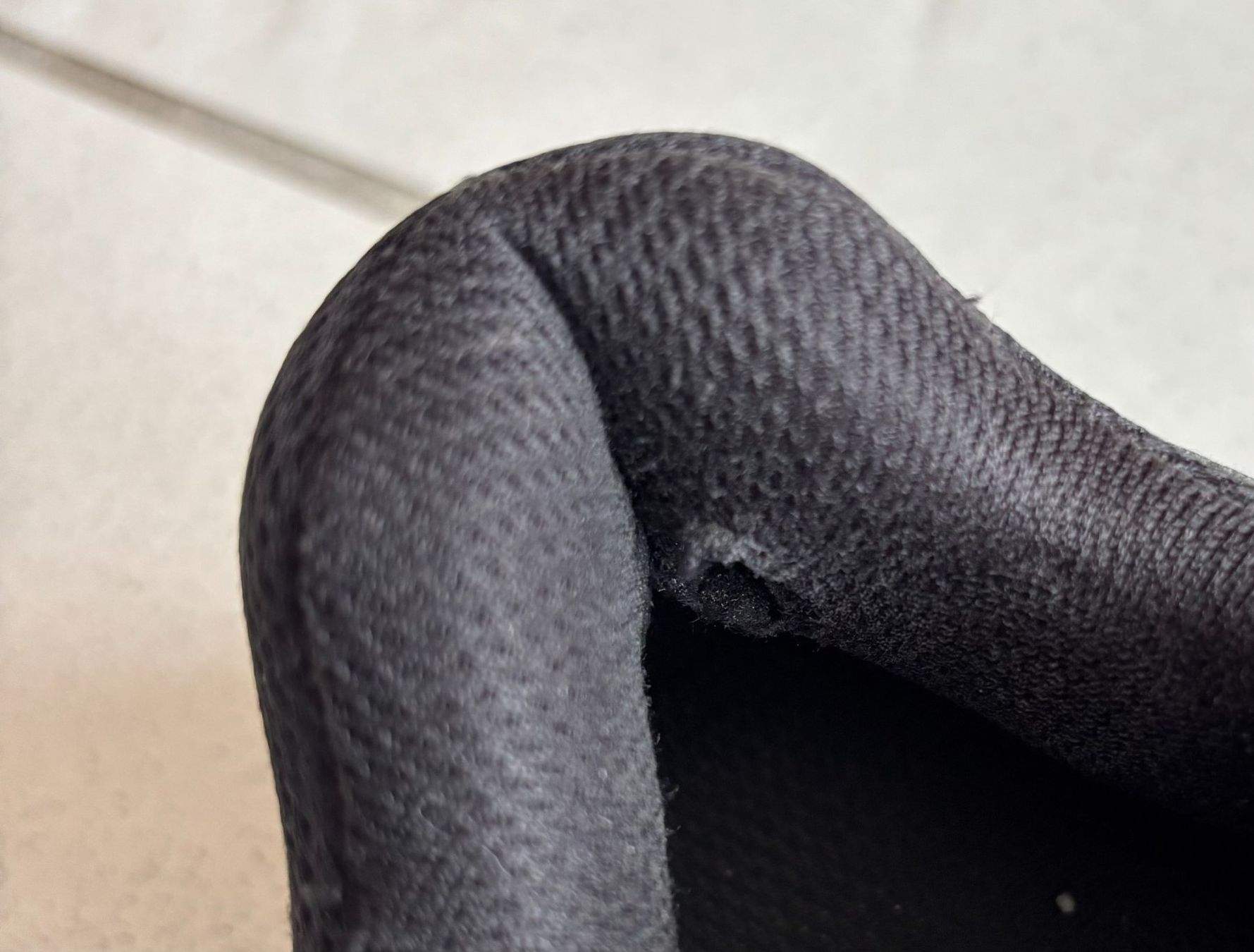 Adidas Scarpe da uomo: Gut erhaltene Hallenschuhe, Gr. 36 – Usato da Buochs venduto da coffee75 2