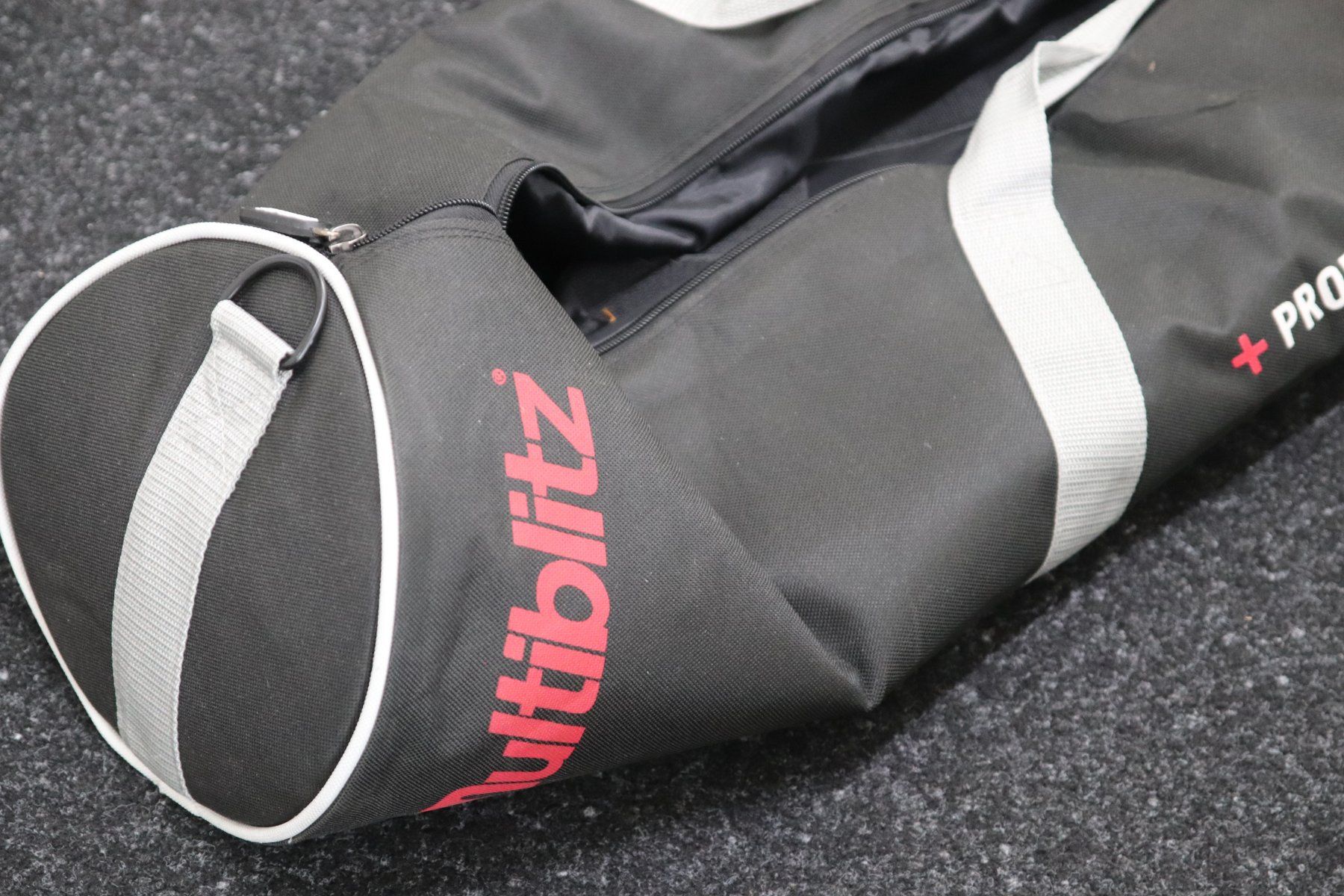 Flash: Multiblitz Stativtasche – Usato da Zofingen venduto da OWYSSAG 2