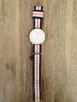Daniel Wellington Uhr mit Stoffarmband guter Zustand
