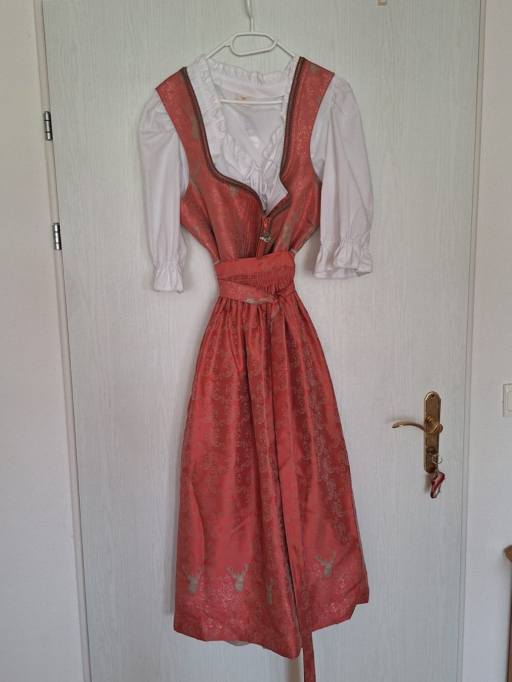 Vestiti: Dirndl von Rose Grösse 52 – Usato da Elsau venduto da Rhess