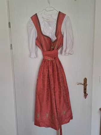 Dirndl von Rose Grösse 52