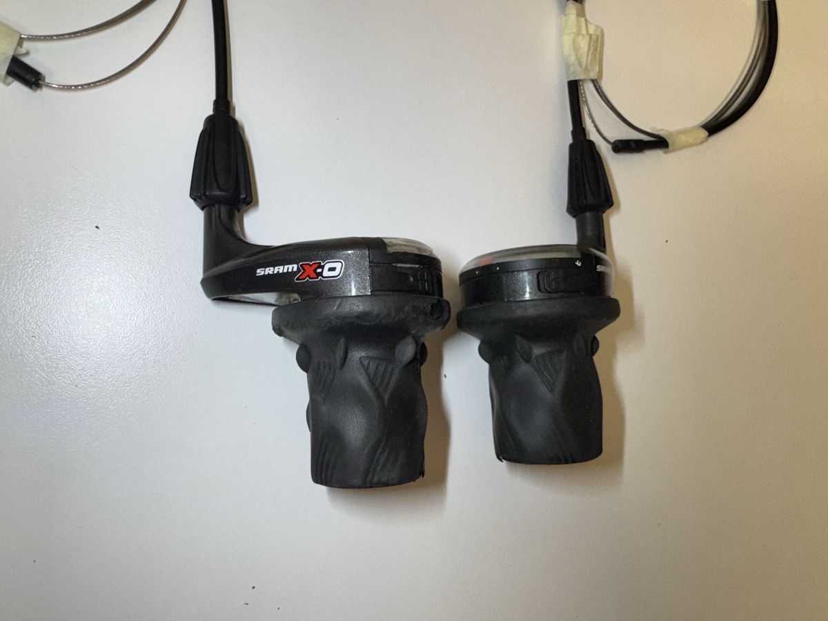 Interruttori: SRAM XO Drehgriffschalter, 9x3 – Usato da Maienfeld venduto da AGueraslan 2