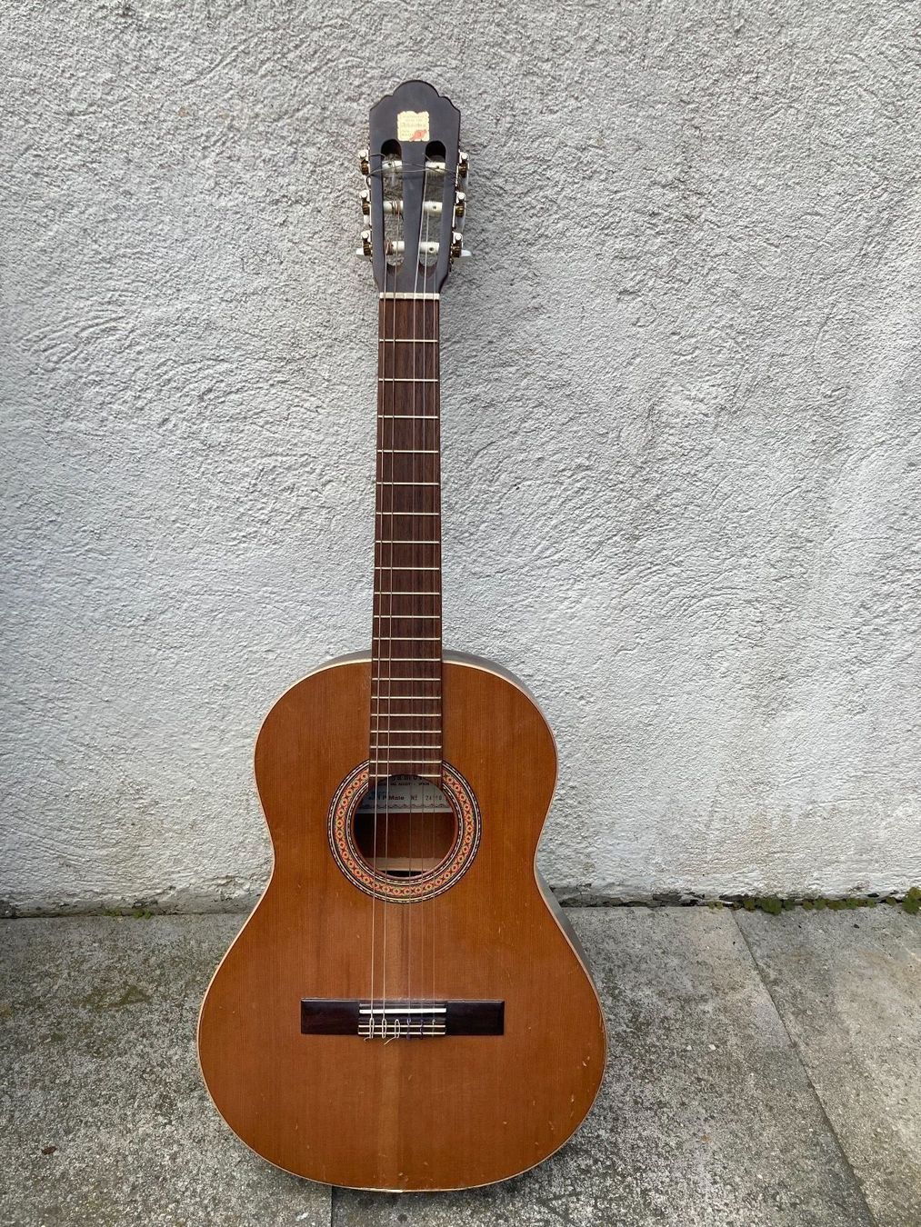 Strumenti musicali: Gitarre mit Tragsack – Usato da Langnau am Albis venduto da oltschi 1