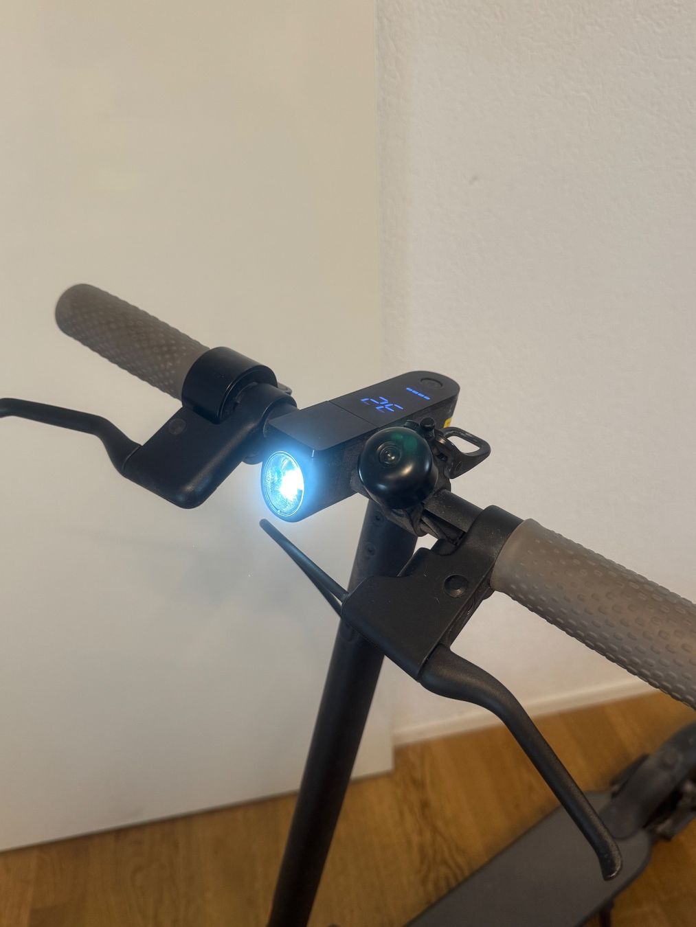 Scooters: Xiaomi Electric Scooter 4 – Gebraucht aus Lützelflüh-Goldb von Janis_CH 4
