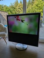 Bang & Olufsen BeoVision 10 46 Zoll mit Standfuss