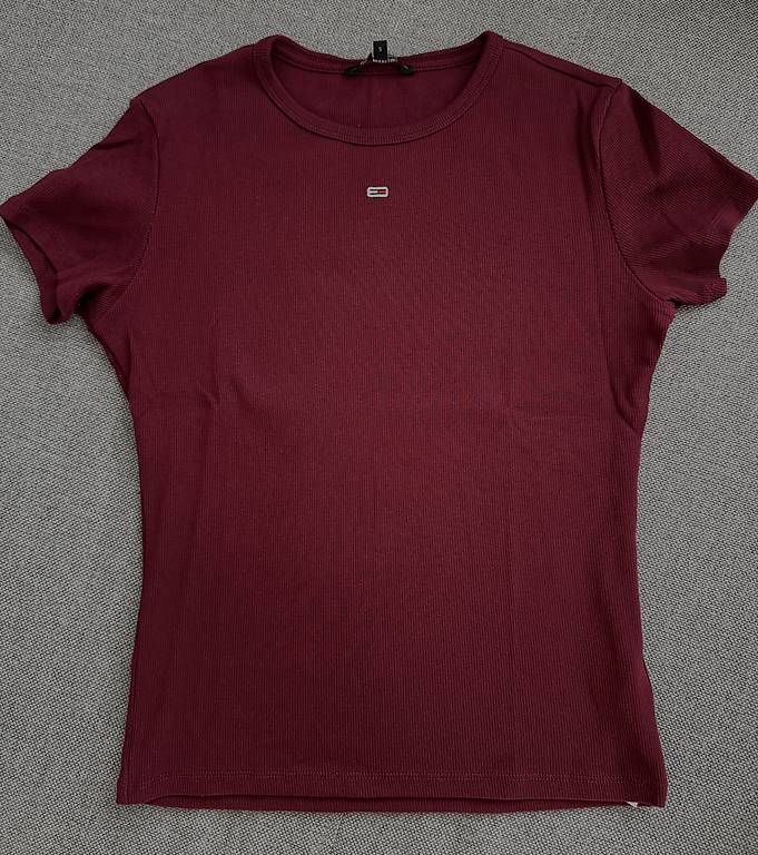 T-shirt: Tshirt Tommy Hilfiger – Usato da Balzers venduto da Lorena-H