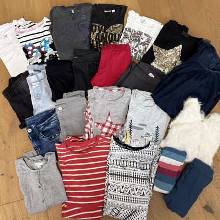 Kleiderpaket Mädchen Grösse 134