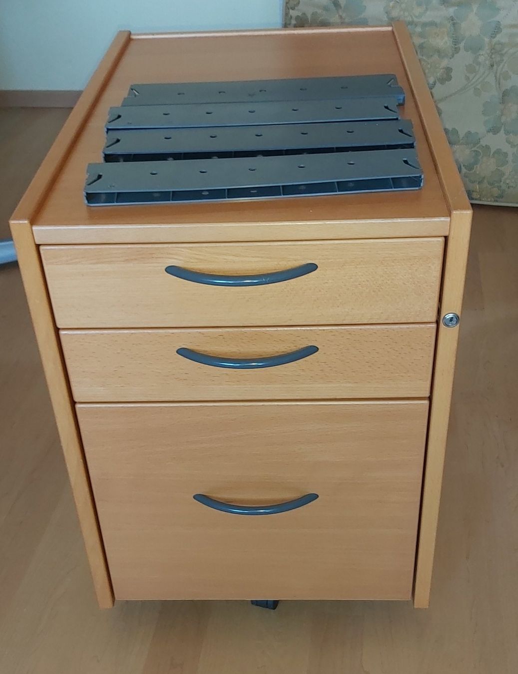 Ikea Schreibtische: IKEA Schreibtisch – Gebraucht aus Schübelbach von Su61cl4wr 3