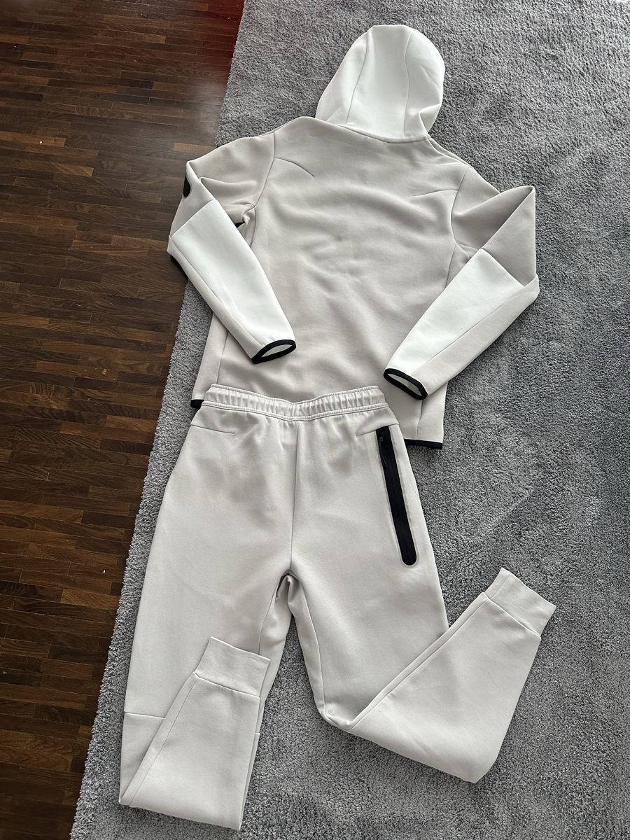 Nike Lotti & Set di vestiti: Nike Windrunner-Jacke & Trainerhose – Nuovo e nell'imballaggio originale da Winterthur venduto da su_4assd 1