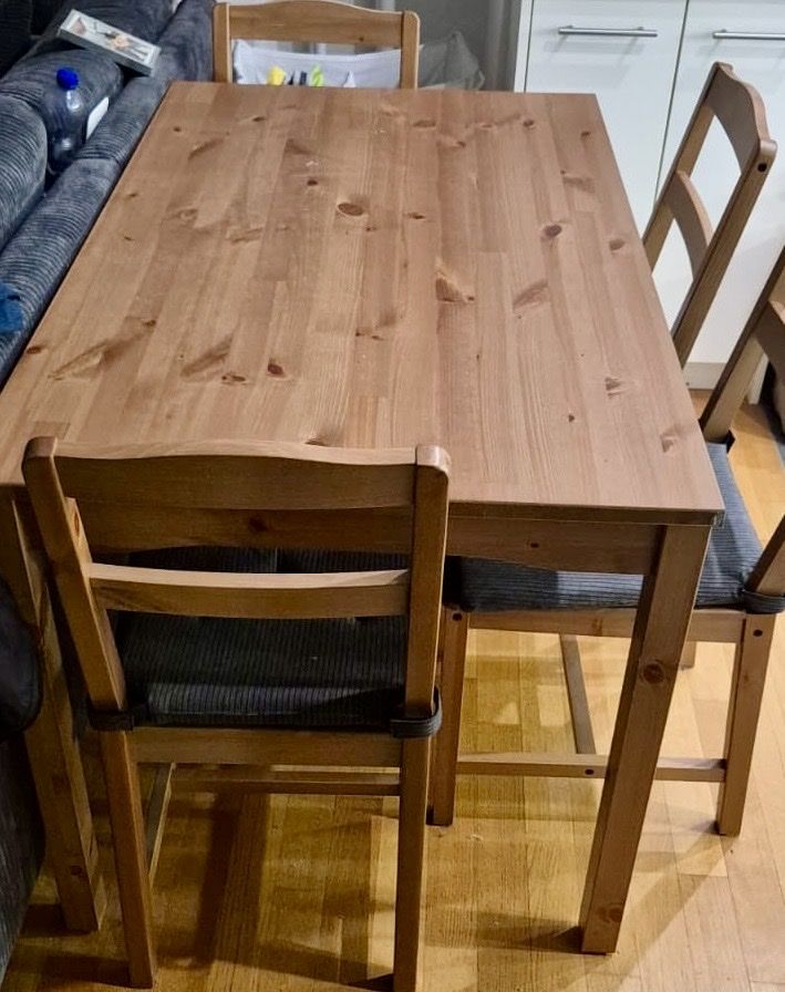 Ensemble table et chaises: Esstisch inkl. Stühle – D'occasion à Fraubrunnen par cur_c2cc 1