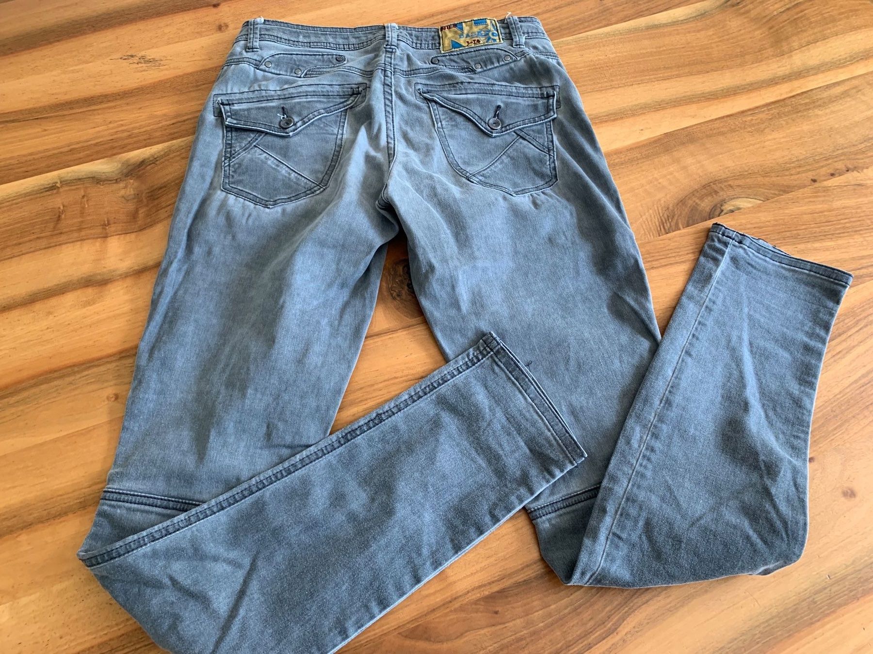 Nile Jeans: NILE lässige graue Jeans Grösse XS – Gebraucht aus Meiringen von Sheyene 3