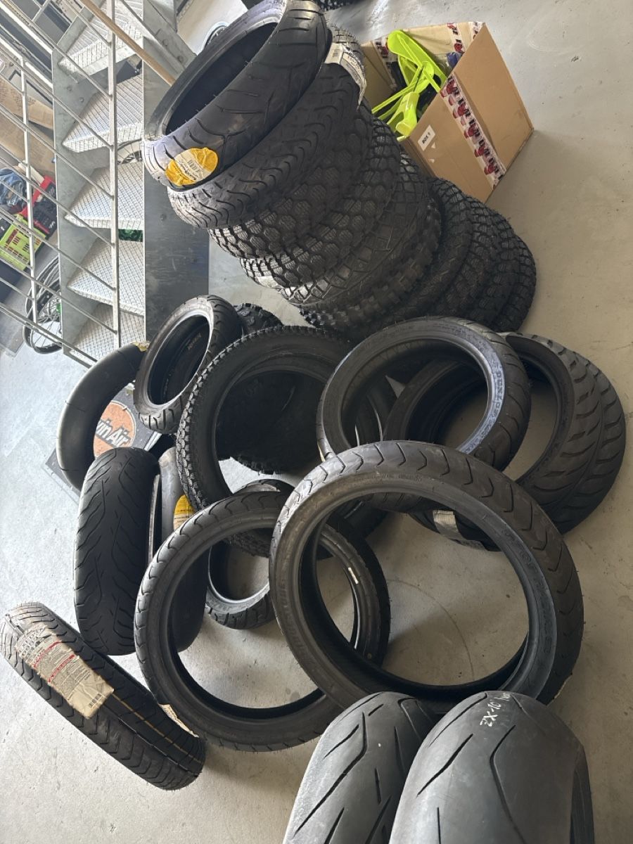 Tutti i ricambio per moto: Motorradreifen Roller, Restposten – Usato da Buochs venduto da 18-84 1