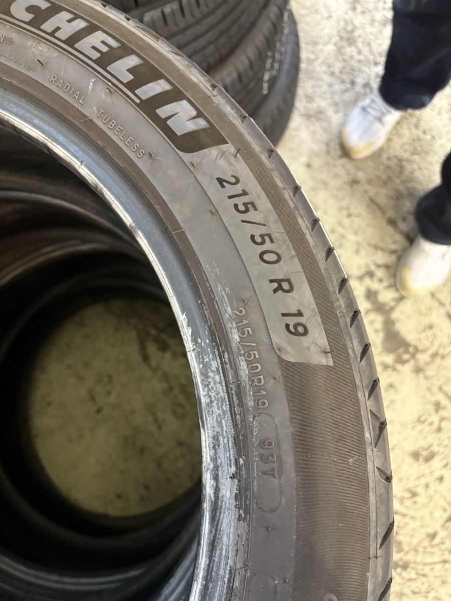 Michelin Pneumatici & Ruote complete: Sommerreifen 215/50 R19 – Usato da Wetzikon ZH venduto da hondapower89